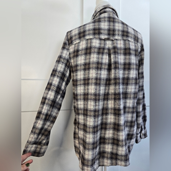 American Eagle Amazingly Sodt Plaid Button-Up Shirt - Picture 7 of 11